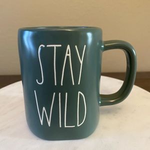 ✌️ Rae Dunn Stay Wild Mug 🌳